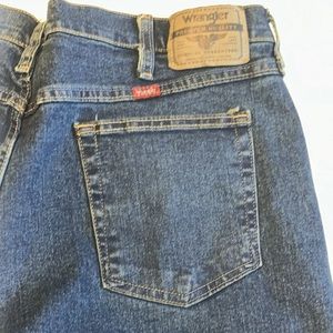 Wranglers medium blue jeans 38 x 32